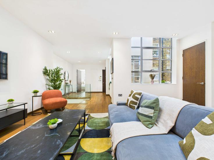 Salle de séjour élégante avec mobilier moderne dans un appartement à Building Bayham Street - belondon - 1224819 - LON à London Borough of Camden, London