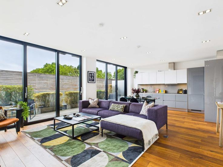 London Borough of Camden, London 소재 Building Bayham Street - belondon - 1325626 유닛에 마련된, 현대적인 가구로 꾸며진 우아한 디자인의 거실