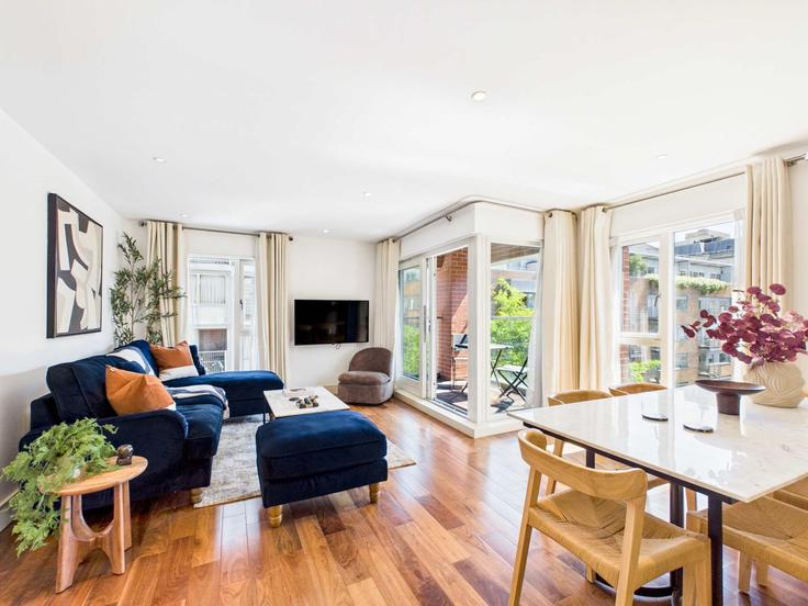 Salle de séjour élégante avec mobilier moderne dans un appartement à Building Medway Street - belondon - 1638015 à City of Westminster, London Salle de séjour élégante avec mobilier moderne dans un appartement à Building Medway Street - belondon - 1638015 à City of Westminster, London