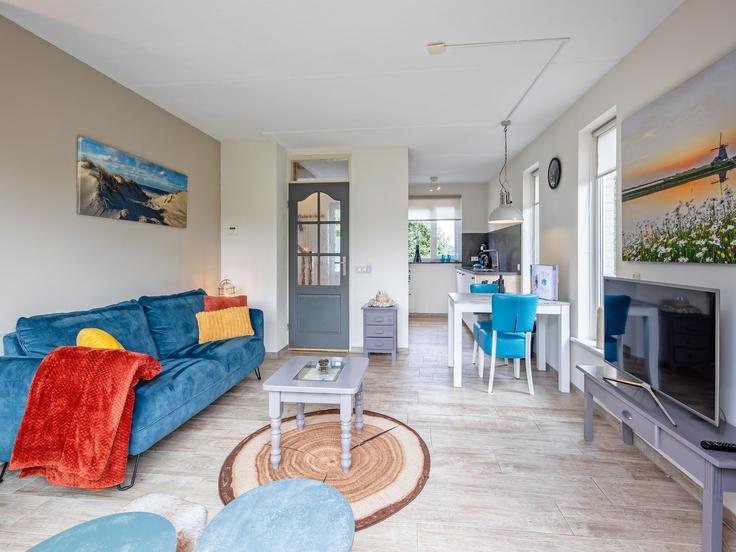 Elegante sala de estar con mobiliario moderno en un apartamento en Building Gerritslanderdijkje - belvilla-ag-dancenter-as - 1429929 en Den Burg, Den Burg