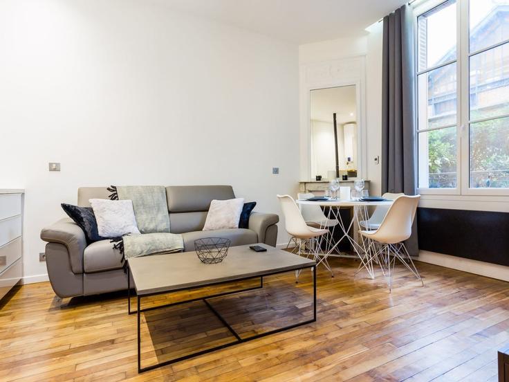 Building Rue de la Convention - belvilla-ag-dancenter-as - 1446705 adresindeki bir dairede modern mobilyalarla zarif bir şekilde tasarlanmış oturma odası 15th arrondissement, Paris