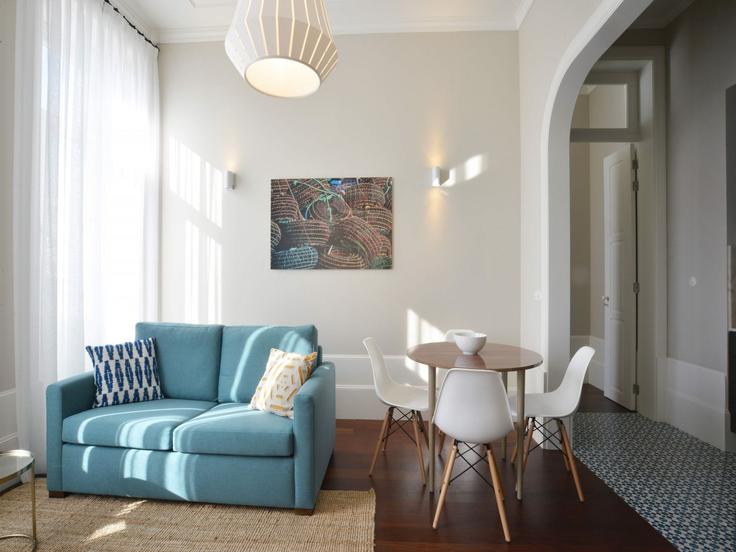 Building Rua de Sá da Bandeira - belvilla-ag-dancenter-as - 1425158 adresindeki bir dairede modern mobilyalarla zarif bir şekilde tasarlanmış oturma odası União das freguesias de Cedofeita, Santo Ildefonso, Sé, Miragaia, São Nicolau e Vitória, Porto Building Rua de Sá da Bandeira - belvilla-ag-dancenter-as - 1425158 adresindeki bir dairede modern mobilyalarla zarif bir şekilde tasarlanmış oturma odası União das freguesias de Cedofeita, Santo Ildefonso, Sé, Miragaia, São Nicolau e Vitória, Porto