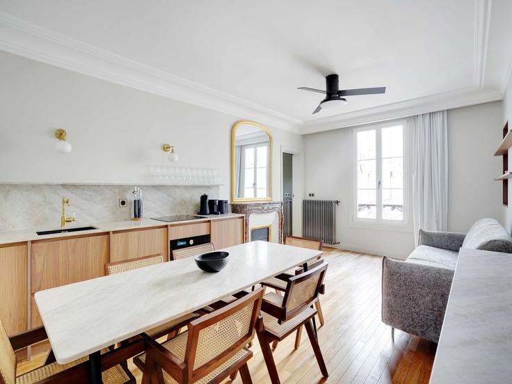 Building Rue Jean Mermoz - belvilla-ag-dancenter-as - 1446589 adresindeki bir dairede modern mobilyalarla zarif bir şekilde tasarlanmış oturma odası 8th arrondissement, Paris