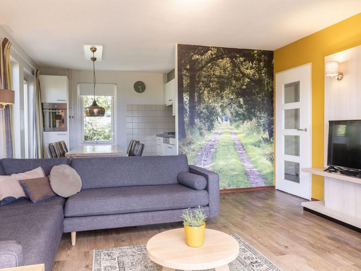 Sala de estar elegantemente projetada com móveis modernos em um apartamento no Building Westelbeersedijk - belvilla-ag-dancenter-as - 1444344 em Diessen, Diessen Sala de estar elegantemente projetada com móveis modernos em um apartamento no Building Westelbeersedijk - belvilla-ag-dancenter-as - 1444344 em Diessen, Diessen