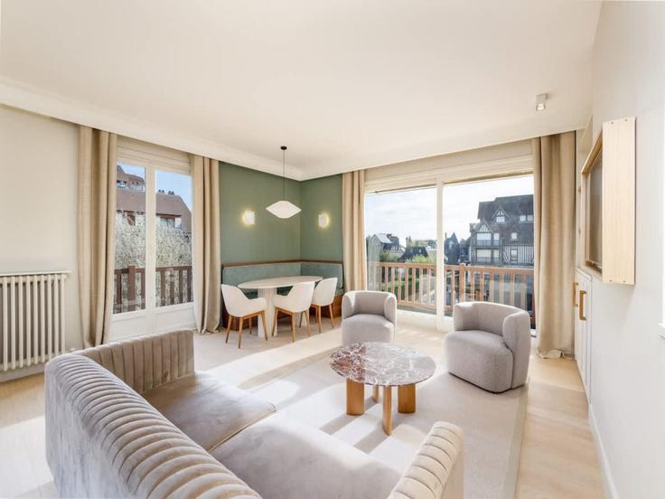 Elegante sala de estar con mobiliario moderno en un apartamento en Building Rue du Vénézuela - belvilla-ag-dancenter-as - 1455330 en Deauville, Deauville Elegante sala de estar con mobiliario moderno en un apartamento en Building Rue du Vénézuela - belvilla-ag-dancenter-as - 1455330 en Deauville, Deauville