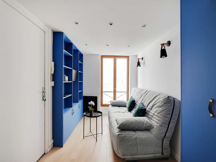 Elegant gestaltetes Wohnzimmer mit moderner Einrichtung in einer Wohnung im Building Rue de Palestro - belvilla-ag-dancenter-as - 1446501 in 2nd arrondissement, Paris