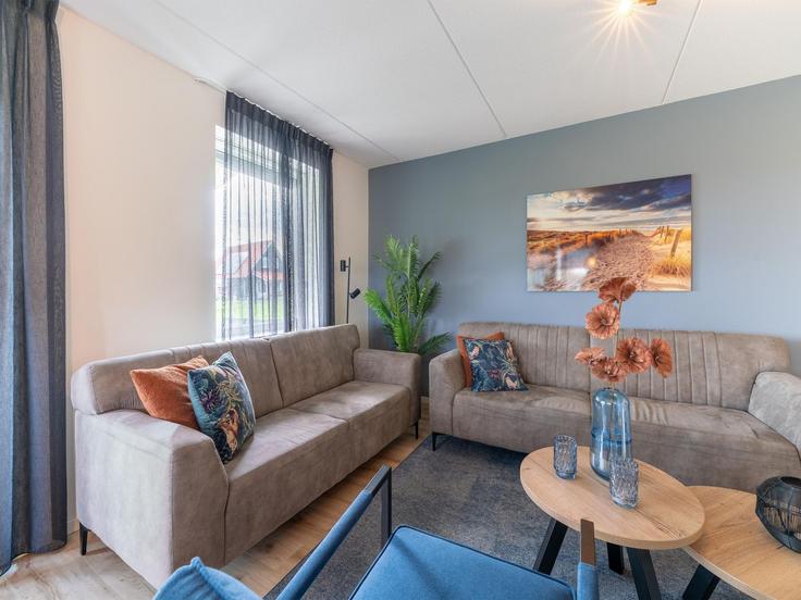 Salle de séjour élégante avec mobilier moderne dans un appartement à Building Gorishoeksedijk - belvilla-ag-dancenter-as - 1567242 à Scherpenisse, Scherpenisse Salle de séjour élégante avec mobilier moderne dans un appartement à Building Gorishoeksedijk - belvilla-ag-dancenter-as - 1567242 à Scherpenisse, Scherpenisse