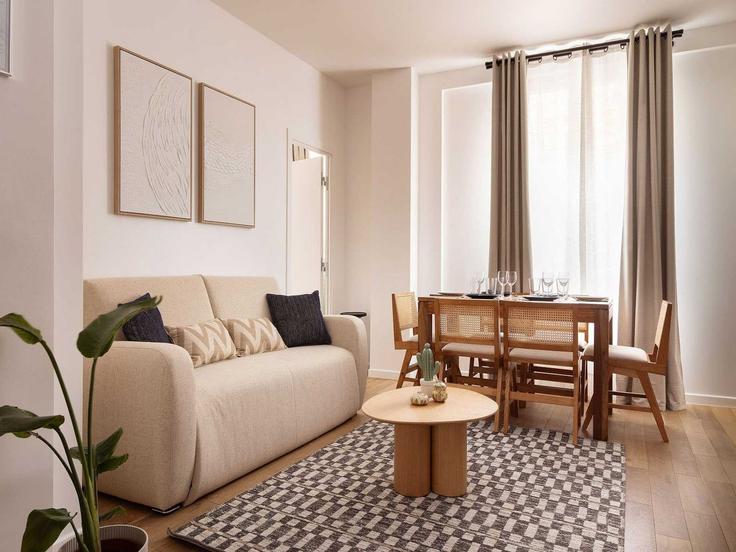 5th arrondissement, Paris에 위치한 Building Rue des Feuillantines - belvilla-ag-dancenter-as - 1446564 유닛의 세련된 인테리어가 돋보이는 거실