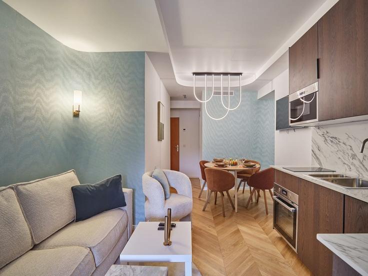 Elegante sala de estar con mobiliario moderno en un apartamento en Building Boulevard Edgar Quinet - belvilla-ag-dancenter-as - 1430088 en 14th arrondissement, Paris
