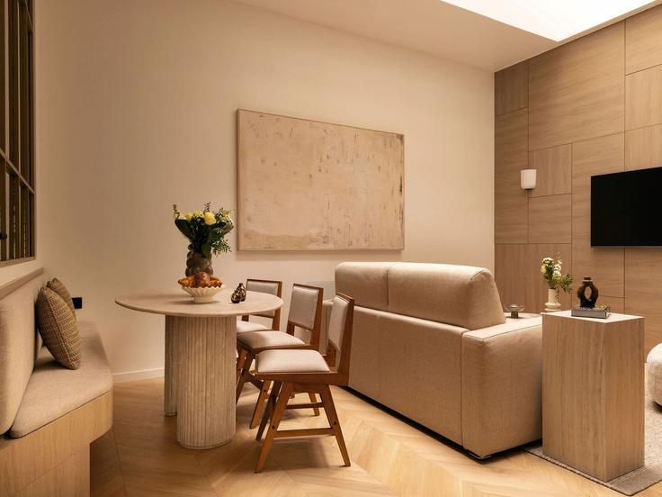 Elegante sala de estar con mobiliario moderno en un apartamento en Building Rue Sainte-Elisabeth - belvilla-ag-dancenter-as - 1562869 en 3rd arrondissement, Paris