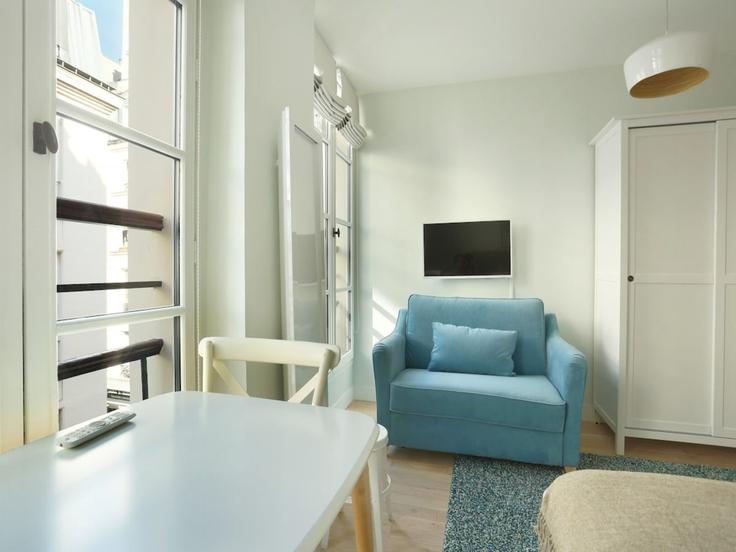 2nd arrondissement, Paris에 위치한 Building Rue Chénier - belvilla-ag-dancenter-as - 1448304 유닛의 세련된 인테리어가 돋보이는 거실 2nd arrondissement, Paris에 위치한 Building Rue Chénier - belvilla-ag-dancenter-as - 1448304 유닛의 세련된 인테리어가 돋보이는 거실