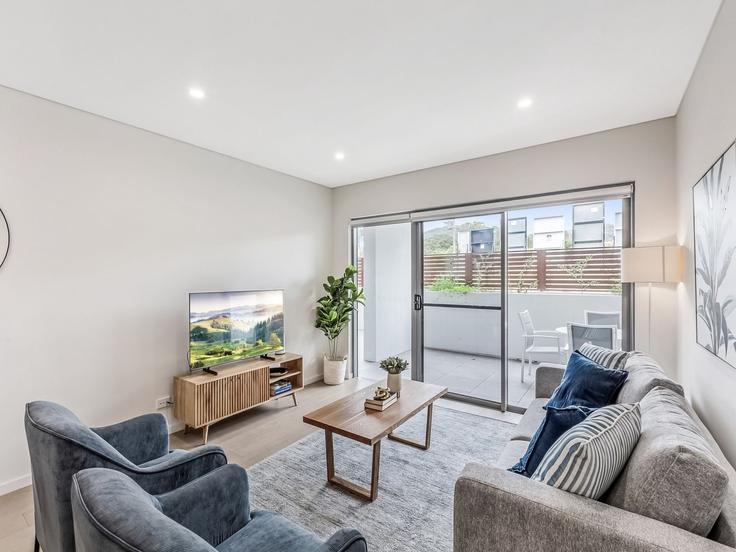 Kiama KiamaのBuilding Surfleet Place - belvilla-ag-dancenter-as - 1456466のアパートメントにある、モダンな家具を備えたエレガントなデザインのリビングルーム