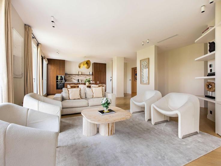 Elegante sala de estar con mobiliario moderno en un apartamento en Building Avenue Marceau - belvilla-ag-dancenter-as - 1430046 en 16th arrondissement, Paris Elegante sala de estar con mobiliario moderno en un apartamento en Building Avenue Marceau - belvilla-ag-dancenter-as - 1430046 en 16th arrondissement, Paris