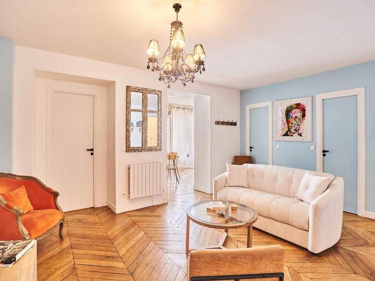 10th arrondissement, Paris에 위치한 Building Boulevard de Strasbourg - belvilla-ag-dancenter-as - 1430793 유닛의 세련된 인테리어가 돋보이는 거실