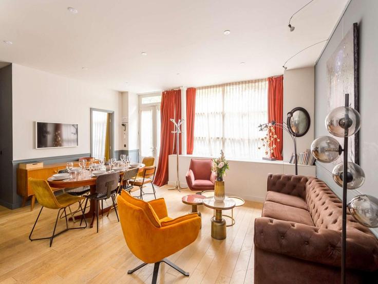 Elegante sala de estar con mobiliario moderno en un apartamento en Building Rue Roger Verlomme - belvilla-ag-dancenter-as - 1414450 en 3rd arrondissement, Paris Elegante sala de estar con mobiliario moderno en un apartamento en Building Rue Roger Verlomme - belvilla-ag-dancenter-as - 1414450 en 3rd arrondissement, Paris