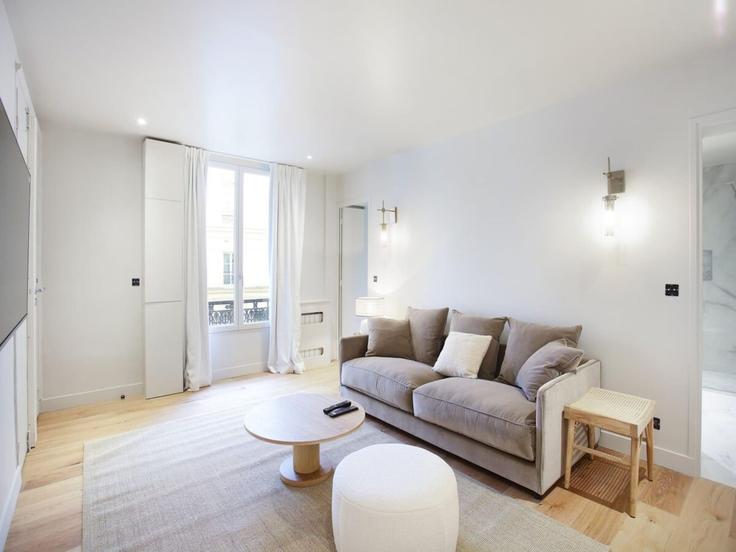 Salle de séjour élégante avec mobilier moderne dans un appartement à Building Rue d'Hauteville - belvilla-ag-dancenter-as - 1408410 à 10th arrondissement, Paris