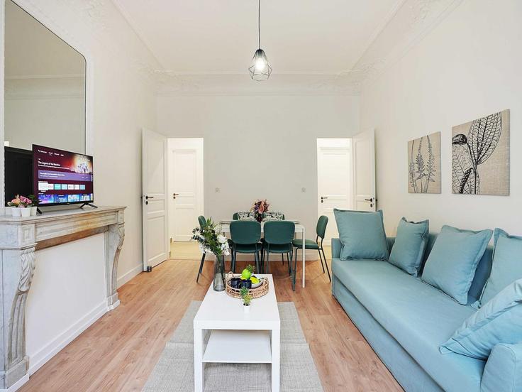 Salle de séjour élégante avec mobilier moderne dans un appartement à Building Rue Réaumur - belvilla-ag-dancenter-as - 1396264 à 2nd arrondissement, Paris Salle de séjour élégante avec mobilier moderne dans un appartement à Building Rue Réaumur - belvilla-ag-dancenter-as - 1396264 à 2nd arrondissement, Paris