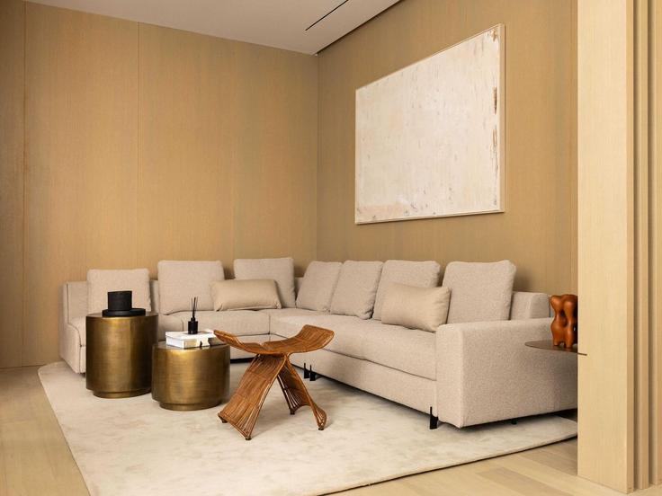 Salle de séjour élégante avec mobilier moderne dans un appartement à Building Rue d'Astorg - belvilla-ag-dancenter-as - 1415655 à 8th arrondissement, Paris
