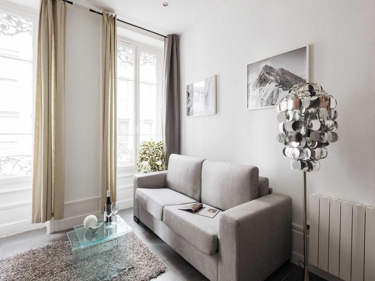 Elegante sala de estar con mobiliario moderno en un apartamento en Building Rue Masséna - belvilla-ag-dancenter-as - 1417864 en 6th arrondissement, Lyon Elegante sala de estar con mobiliario moderno en un apartamento en Building Rue Masséna - belvilla-ag-dancenter-as - 1417864 en 6th arrondissement, Lyon