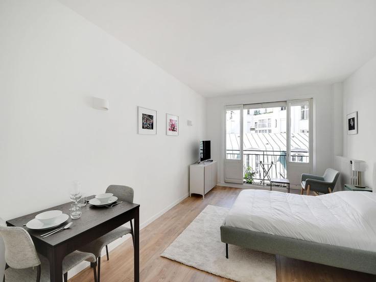 Building Rue Chalgrin - belvilla-ag-dancenter-as - 1392873 adresindeki bir dairede modern mobilyalarla zarif bir şekilde tasarlanmış oturma odası 16th arrondissement, Paris Building Rue Chalgrin - belvilla-ag-dancenter-as - 1392873 adresindeki bir dairede modern mobilyalarla zarif bir şekilde tasarlanmış oturma odası 16th arrondissement, Paris