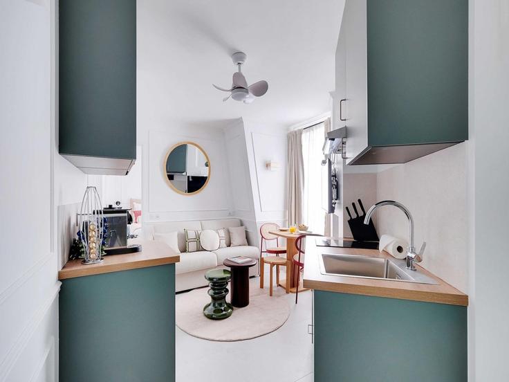 Salle de séjour élégante avec mobilier moderne dans un appartement à Building Rue Auguste Bartholdi - belvilla-ag-dancenter-as - 1426489 à 15th arrondissement, Paris Salle de séjour élégante avec mobilier moderne dans un appartement à Building Rue Auguste Bartholdi - belvilla-ag-dancenter-as - 1426489 à 15th arrondissement, Paris