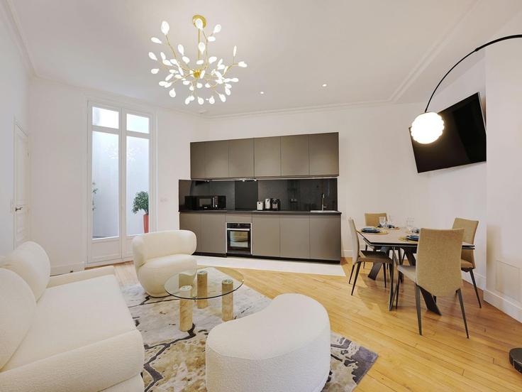 16th arrondissement, Paris에 위치한 Building Avenue Victor Hugo - belvilla-ag-dancenter-as - 1410707 유닛의 세련된 인테리어가 돋보이는 거실