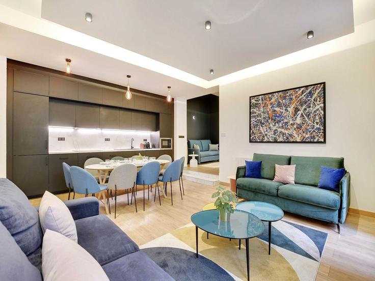Sala de estar elegantemente projetada com móveis modernos em um apartamento no Building Rue Béranger - belvilla-ag-dancenter-as - 1398949 em 3rd arrondissement, Paris Sala de estar elegantemente projetada com móveis modernos em um apartamento no Building Rue Béranger - belvilla-ag-dancenter-as - 1398949 em 3rd arrondissement, Paris