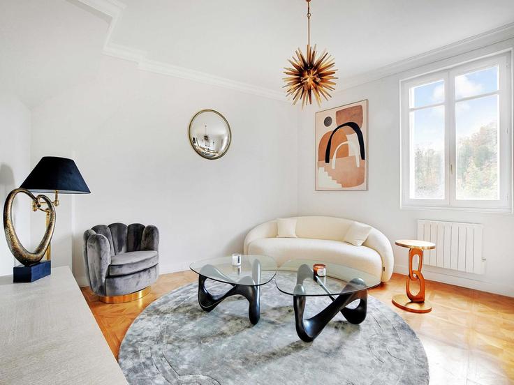Elegant gestaltetes Wohnzimmer mit moderner Einrichtung in einer Wohnung im Building Avenue Georges Mandel - belvilla-ag-dancenter-as - 1430049 in 16th arrondissement, Paris Elegant gestaltetes Wohnzimmer mit moderner Einrichtung in einer Wohnung im Building Avenue Georges Mandel - belvilla-ag-dancenter-as - 1430049 in 16th arrondissement, Paris