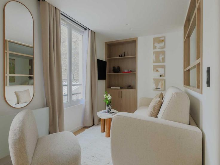 Building Rue de Nancy - belvilla-ag-dancenter-as - 1411211 adresindeki bir dairede modern mobilyalarla zarif bir şekilde tasarlanmış oturma odası 10th arrondissement, Paris