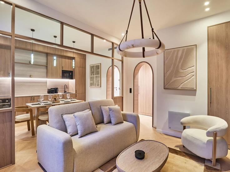 Salle de séjour élégante avec mobilier moderne dans un appartement à Building Boulevard Saint-Michel - belvilla-ag-dancenter-as - 1414418 à 6th arrondissement, Paris Salle de séjour élégante avec mobilier moderne dans un appartement à Building Boulevard Saint-Michel - belvilla-ag-dancenter-as - 1414418 à 6th arrondissement, Paris