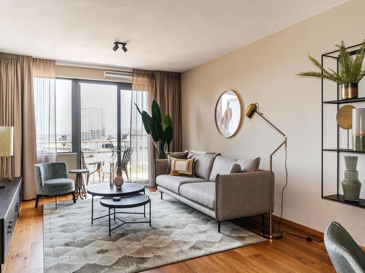 Sala de estar elegantemente projetada com móveis modernos em um apartamento no Building Hellingweg - belvilla-ag-dancenter-as - 1425064 em The Hague, The Hague Sala de estar elegantemente projetada com móveis modernos em um apartamento no Building Hellingweg - belvilla-ag-dancenter-as - 1425064 em The Hague, The Hague