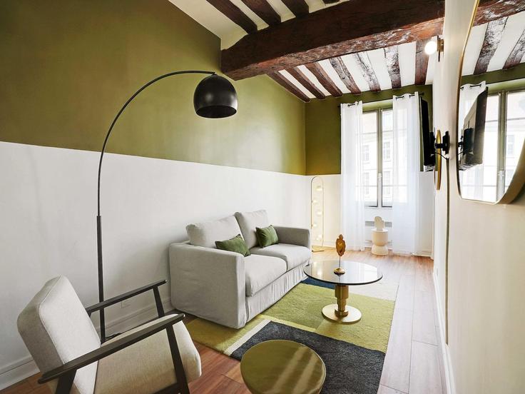 Elegante sala de estar con mobiliario moderno en un apartamento en Building Rue de Sèvres - belvilla-ag-dancenter-as - 1396288 en 6th arrondissement, Paris