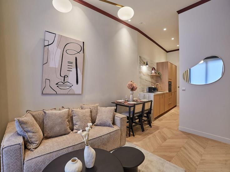 1st arrondissement, Paris에 위치한 Building Rue de l'Oratoire - belvilla-ag-dancenter-as - 1396375 유닛의 세련된 인테리어가 돋보이는 거실 1st arrondissement, Paris에 위치한 Building Rue de l'Oratoire - belvilla-ag-dancenter-as - 1396375 유닛의 세련된 인테리어가 돋보이는 거실