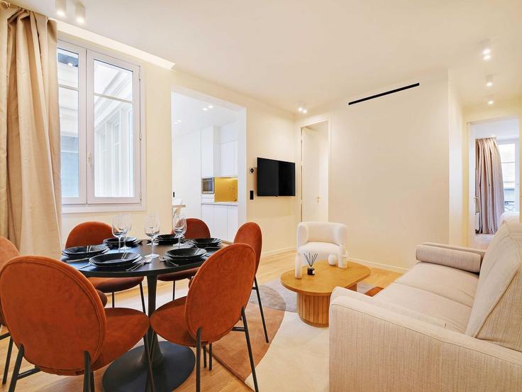 Elegant gestaltetes Wohnzimmer mit moderner Einrichtung in einer Wohnung im Building Rue de la Grange Batelière - belvilla-ag-dancenter-as - 1410701 in 9th arrondissement, Paris Elegant gestaltetes Wohnzimmer mit moderner Einrichtung in einer Wohnung im Building Rue de la Grange Batelière - belvilla-ag-dancenter-as - 1410701 in 9th arrondissement, Paris