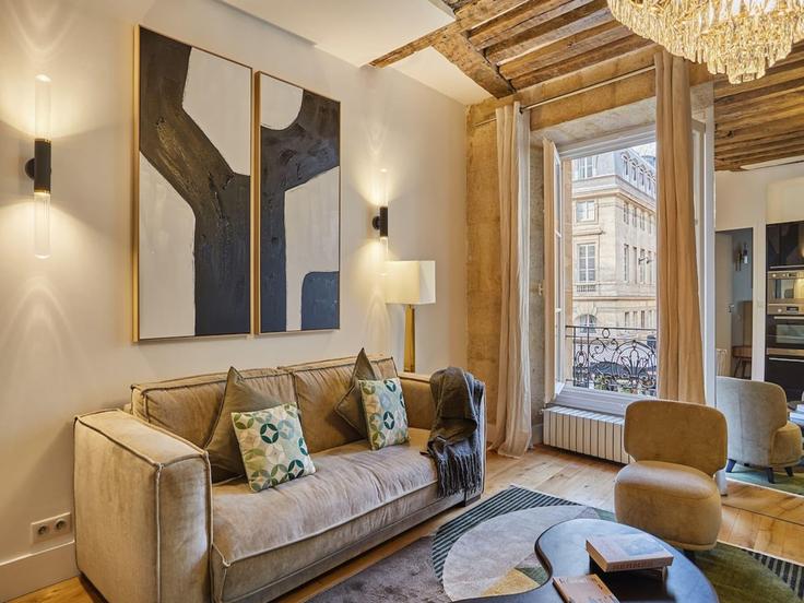 Sala de estar elegantemente projetada com móveis modernos em um apartamento no Building Place de Valois - belvilla-ag-dancenter-as - 1422724 em 1st arrondissement, Paris