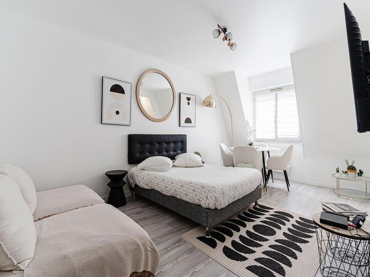Sala de estar elegantemente projetada com móveis modernos em um apartamento no Building Rue des Ouvres - belvilla-ag-dancenter-as - 1413761 em Deauville, Deauville Sala de estar elegantemente projetada com móveis modernos em um apartamento no Building Rue des Ouvres - belvilla-ag-dancenter-as - 1413761 em Deauville, Deauville