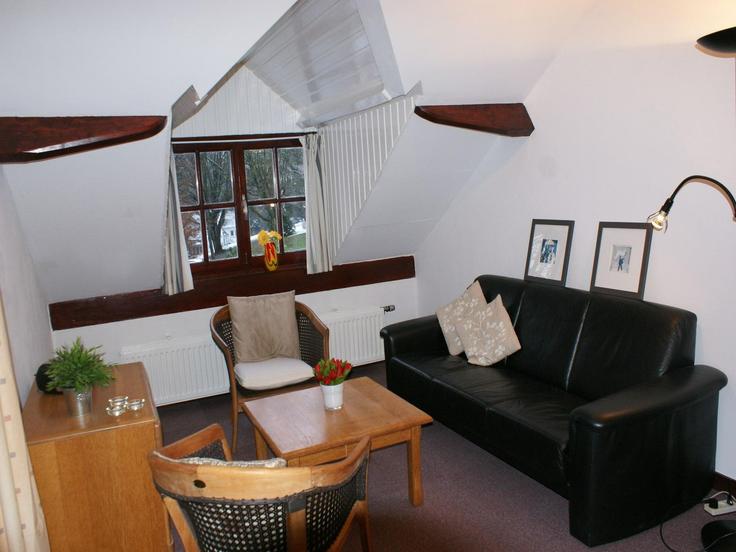 Salle de séjour élégante avec mobilier moderne dans un appartement à Building Chemin de la Grotte - belvilla-ag-dancenter-as - 1427200 à Durbuy, Durbuy Salle de séjour élégante avec mobilier moderne dans un appartement à Building Chemin de la Grotte - belvilla-ag-dancenter-as - 1427200 à Durbuy, Durbuy