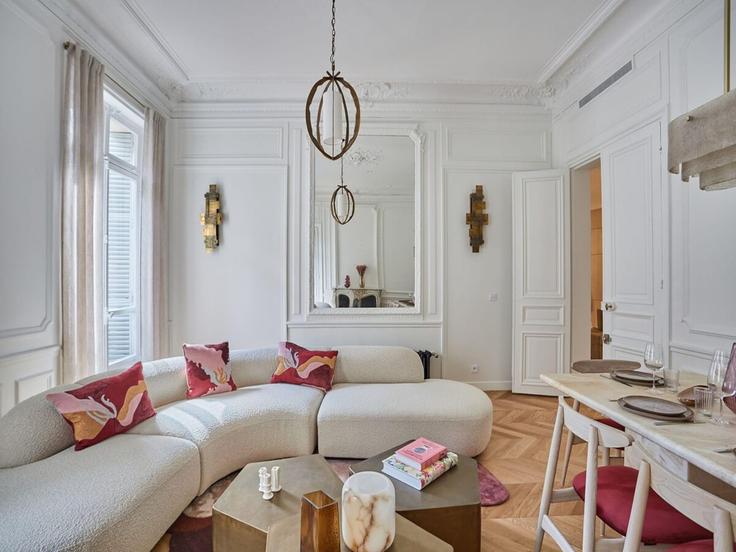 Elegant gestaltetes Wohnzimmer mit moderner Einrichtung in einer Wohnung im Building Rue du 4 septembre - belvilla-ag-dancenter-as - 1427408 in 2nd arrondissement, Paris