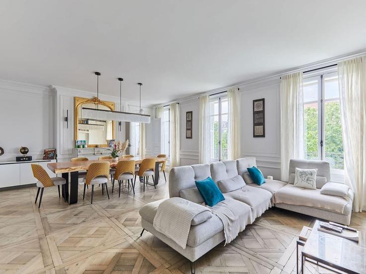 Elegant gestaltetes Wohnzimmer mit moderner Einrichtung in einer Wohnung im Building Boulevard Pereire - belvilla-ag-dancenter-as - 1419838 in 17th arrondissement, Paris Elegant gestaltetes Wohnzimmer mit moderner Einrichtung in einer Wohnung im Building Boulevard Pereire - belvilla-ag-dancenter-as - 1419838 in 17th arrondissement, Paris