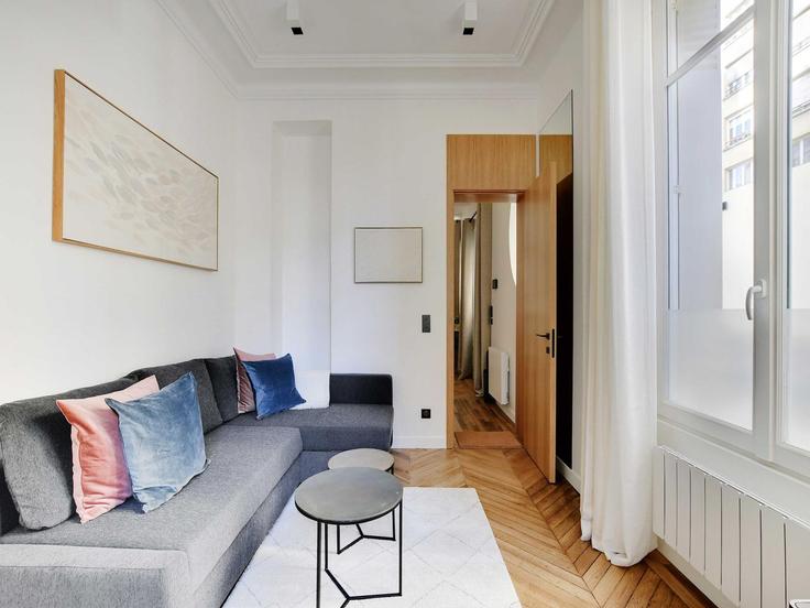 Salle de séjour élégante avec mobilier moderne dans un appartement à Building Square Mozart - belvilla-ag-dancenter-as - 1410668 à 16th arrondissement, Paris Salle de séjour élégante avec mobilier moderne dans un appartement à Building Square Mozart - belvilla-ag-dancenter-as - 1410668 à 16th arrondissement, Paris