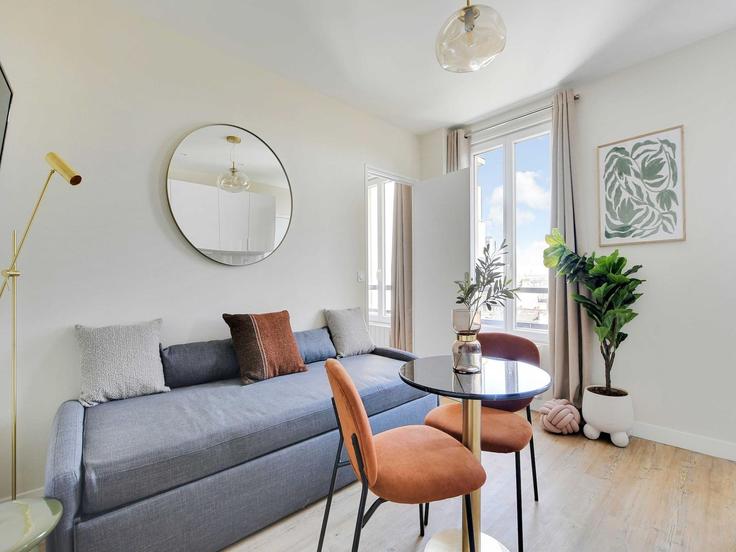 Salle de séjour élégante avec mobilier moderne dans un appartement à Building Avenue Maurice Thorez - belvilla-ag-dancenter-as - 1398958 à Ivry-sur-Seine, Ivry-sur-Seine