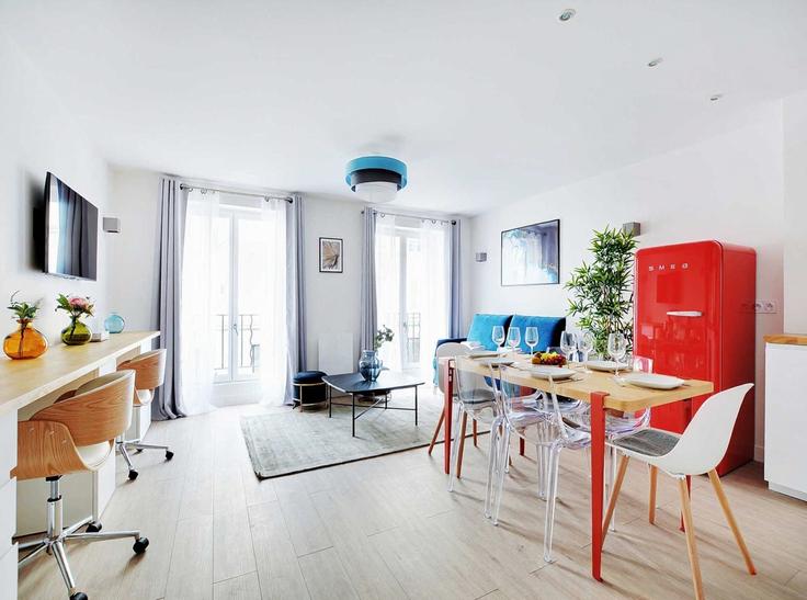 Sala de estar elegantemente projetada com móveis modernos em um apartamento no Building Rue de la Gaité - belvilla-ag-dancenter-as - 1446719 em 14th arrondissement, Paris