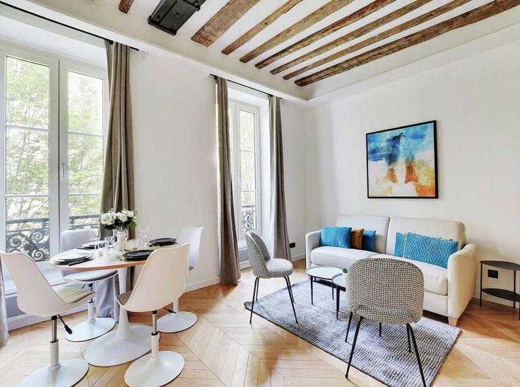 Building Rue Béranger - belvilla-ag-dancenter-as - 1392876 adresindeki bir dairede modern mobilyalarla zarif bir şekilde tasarlanmış oturma odası 3rd arrondissement, Paris