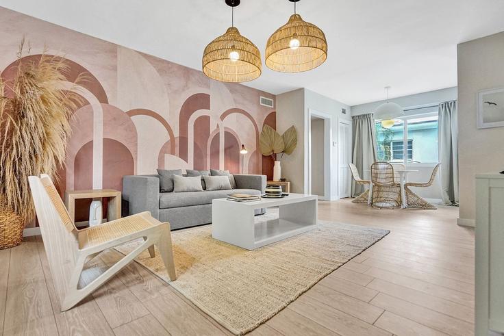 Salle de séjour élégante avec mobilier moderne dans un appartement à Building 15th Terrace - benichaybrothersllc - 1540506 à Miami Beach, Miami Beach Salle de séjour élégante avec mobilier moderne dans un appartement à Building 15th Terrace - benichaybrothersllc - 1540506 à Miami Beach, Miami Beach