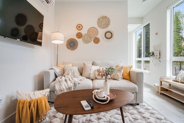 Seattle, Seattle에 위치한 Building East Howell Street - betterstay - 1035992 - SEA 유닛의 세련된 인테리어가 돋보이는 거실