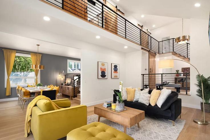 Seattle, Seattle에 위치한 Building North 122nd Street - betterstay - 1578857 유닛의 세련된 인테리어가 돋보이는 거실