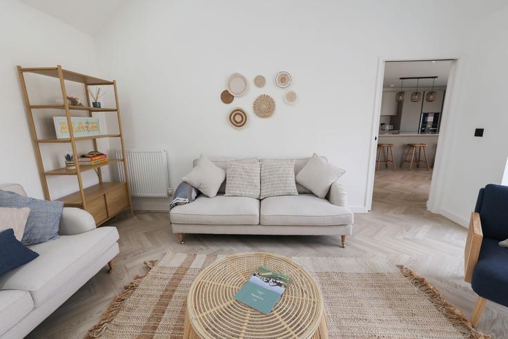 Amlwch AmlwchのBuilding CJFH+5P - birchstays - 1346744のアパートメントにある、モダンな家具を備えたエレガントなデザインのリビングルーム