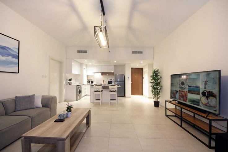 Building Casablanca Street - bloomfields-holiday-home - 1474792 adresindeki bir dairede modern mobilyalarla zarif bir şekilde tasarlanmış oturma odası Al Reem Island, Abu Dhabi