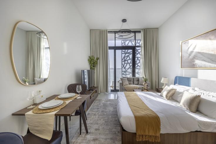 Abu Dhabi Masdar CityのBuilding Tariaq Bedon Esm - bloomfields-holiday-home - 1475066のアパートメントにある、モダンな家具を備えたエレガントなデザインのリビングルーム