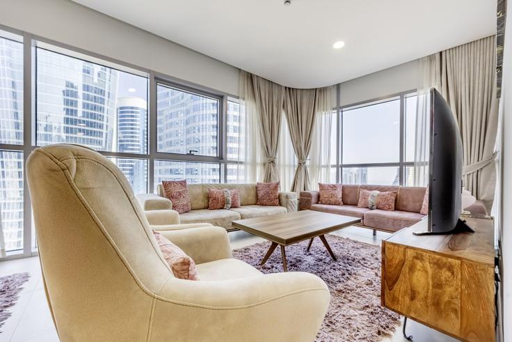 Building Matar Bin Thani Al Rumaithi Street - bloomfields-holiday-home - 1475115 adresindeki bir dairede modern mobilyalarla zarif bir şekilde tasarlanmış oturma odası Al Reem Island, Abu Dhabi Building Matar Bin Thani Al Rumaithi Street - bloomfields-holiday-home - 1475115 adresindeki bir dairede modern mobilyalarla zarif bir şekilde tasarlanmış oturma odası Al Reem Island, Abu Dhabi